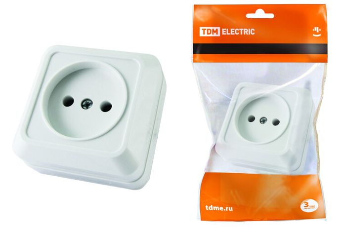 Розетка 2П открытой установки IP20 10А 250В (керамика) белая "Ладога" | SQ1801-0110 TDM