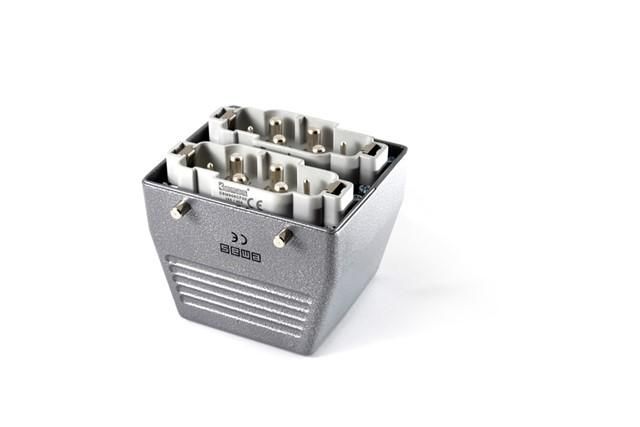 Вилка верхнийй ввод 12 полюсов 2х(4х80А+2х16А) EMAS EBM812FU30