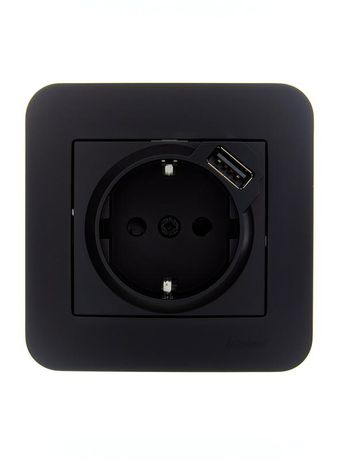 Розетка 1-м СП ASTI 16А IP20 с заземл. заряд. устройством USB в сборе черн. бархат. LEZARD 7081-4242-181
