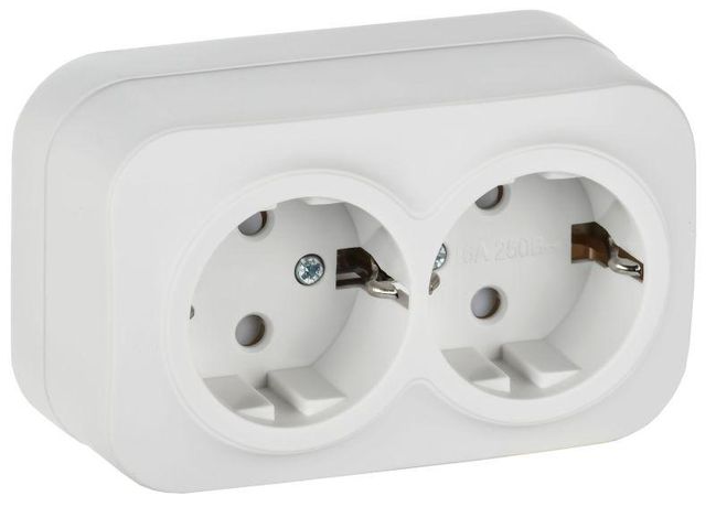 Розетка 2-м ОП GLORY РСш22-3-ХБм 16А с заземл. защ. шторки бел. матов. IEK ERH24-K01M-16