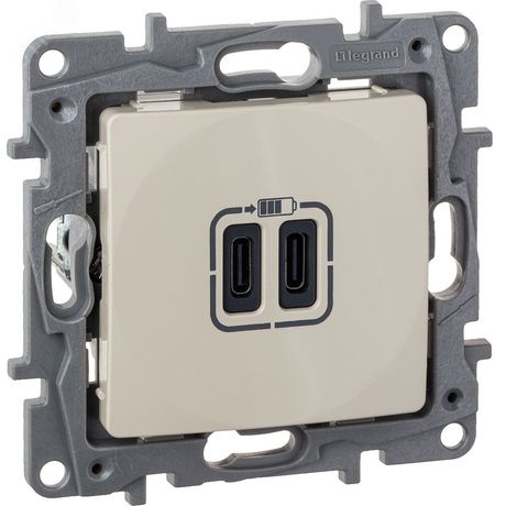 Устройство зарядное Etika с 2-мя USB разъемами C и 240В/5В 3000мА сл. кость IEK 672335 Legrand