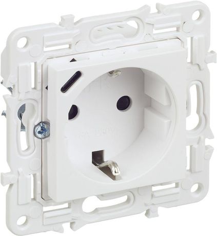 Розетка SKANDY 18Вт 16А с заземл. защ. шторки USB C SK-R17W арктич. бел. IEK SK-R14-16-U14-018-K01