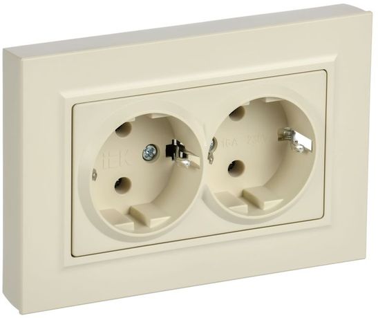 Розетка 2-м СП BRITE РСПл12-3-БрКр 16А в сборе с заземл. без защ. шторок плоская беж. IEK BR-R27-16-K10-F
