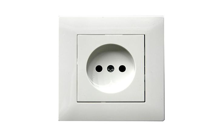 Розетка 1-м Karea RIZZ без заземл. керамика бел. Makel 88001002