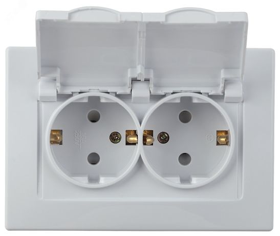 Розетка однофазная скрытого монтажа, в рамку с заземлением со шторками белый крышкой 16А 250В IP44 1-210-01 Intro Plano - Б0053934 ЭРА