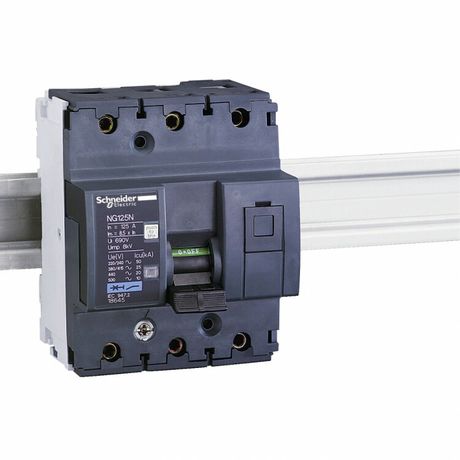 Выключатель автоматический трехполюсный NG125N 125А B 25кА | 18665 Schneider Electric