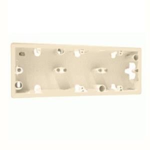 Коробка установочная ОП 3п Valena сл. кость Leg 776133 Legrand