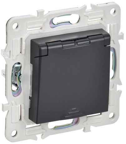 Розетка 1-м SKANDY 16А IP44 с заземл. защ. шторки крышкой SK-R11T титан IEK SK-R16-16-44-K48