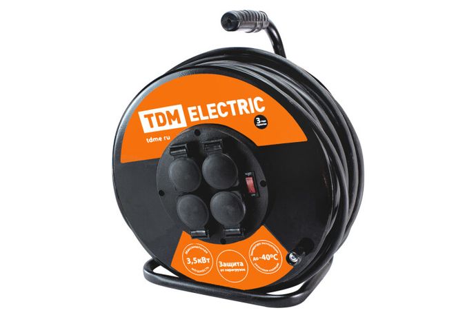 Удлинитель силовой УХз16-004 TDM (метал. катушка, А3, 4 места IP44/40м КГ 3х2,5) | SQ1301-0171