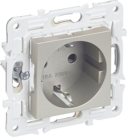 Розетка SKANDY 16А с заземл. защ. шторки SK-R04Sh шампань IEK SK-R14-16-K37