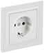 Розетка BRITE РСР14-1-0-БрАБ 16А в сборе с заземл. защ. шторки арктич. бел. IEK BR-R14-16-K91-F