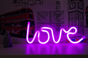 Ночник светодиодный Старт Neon «Love» на батарейках